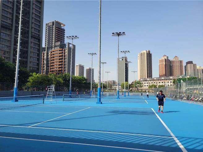 早报：真虐菜和被虐菜