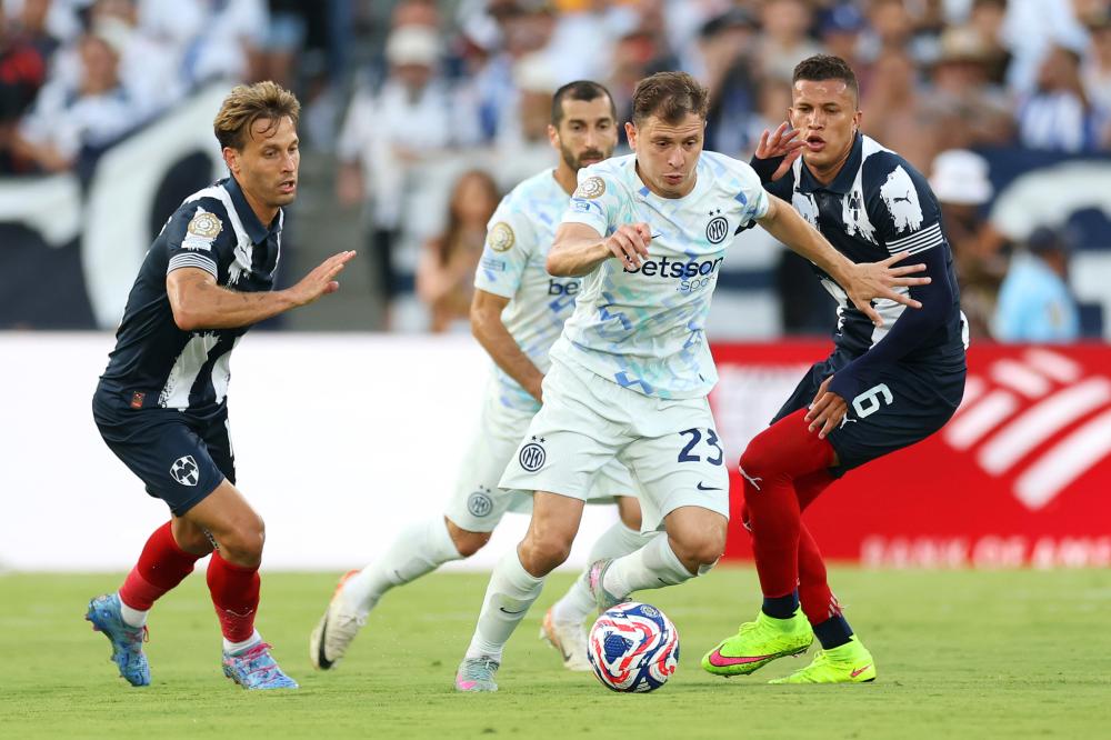 十秒钟连续过三人，离谱